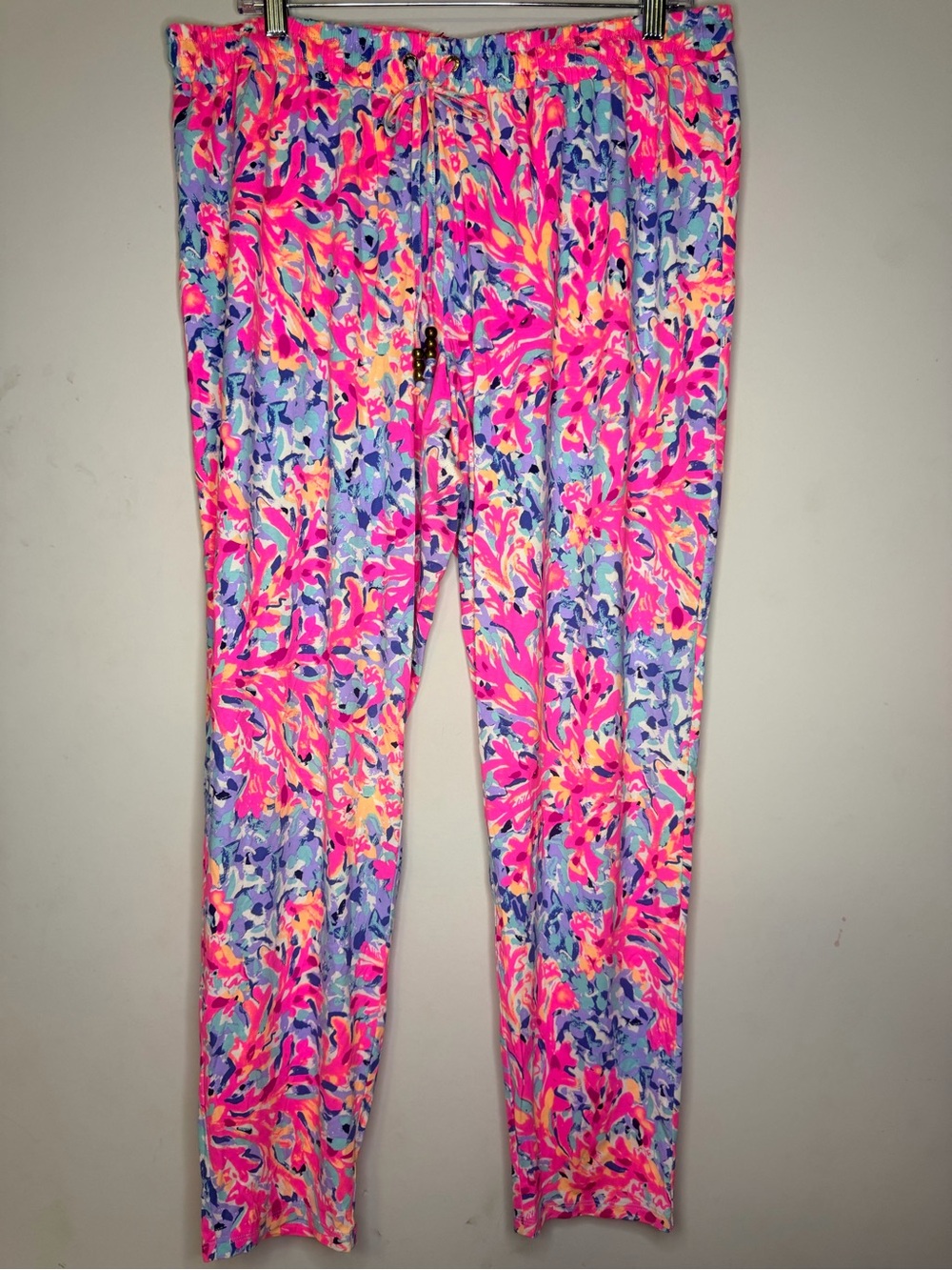 Lilly Pulitzer Lola Pant in CoCo Coral Crab Print Size XL Ankle Pant - Picture 2 of 8